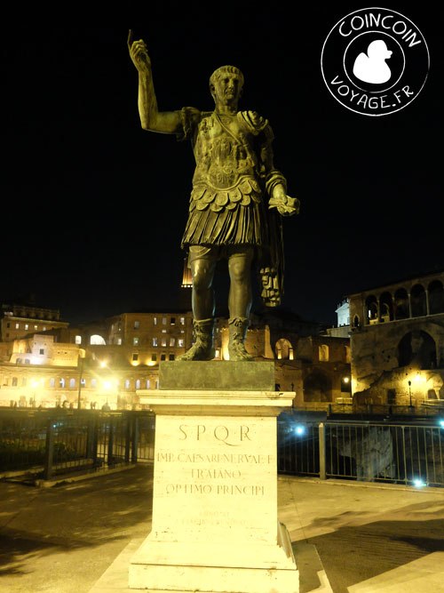 cesar statue visite rome nuit