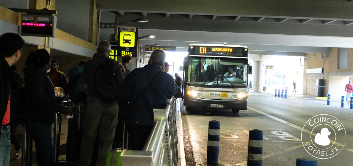 Bus à l'aéroport San Pablo de Séville