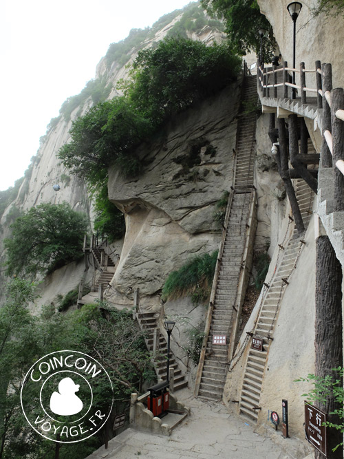 mont-hua-shan-escaliers-chine