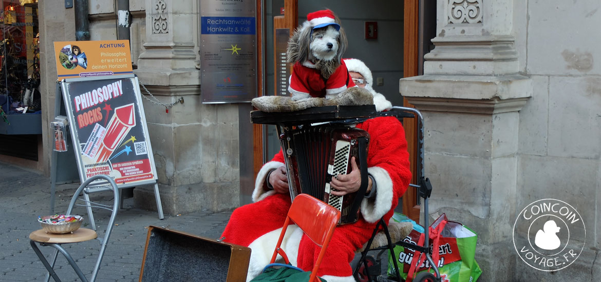 pere-noel-chien-nuremberg